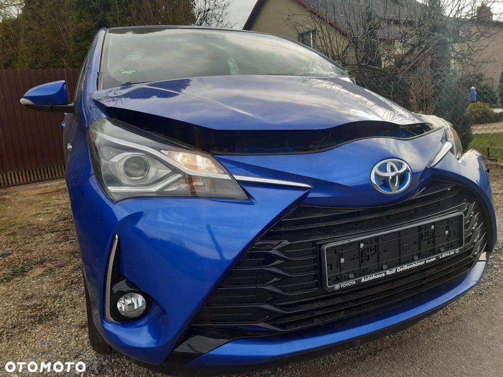 Toyota Yaris Hybrid 100 Premium - 7