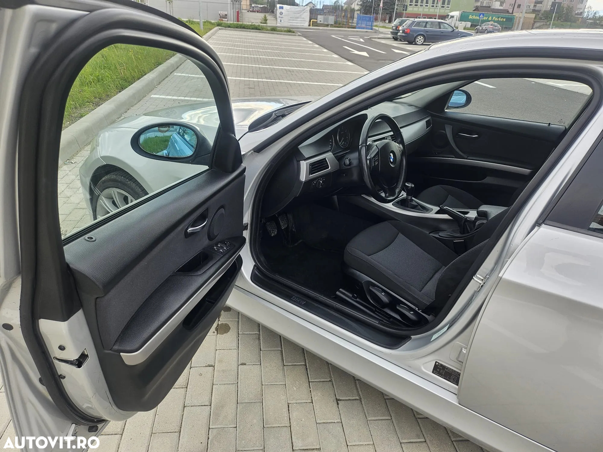 BMW Seria 3 318d - 21