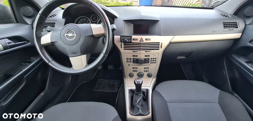 Opel Astra GTC 1.4 - 11