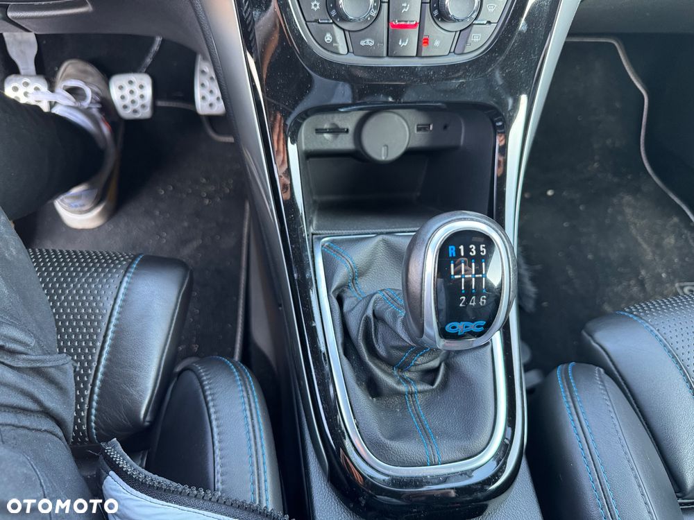 Opel Astra OPC - 12