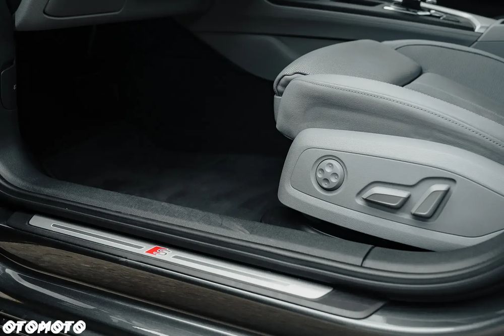 Audi A4 Avant 40 TDI quattro S tronic - 16