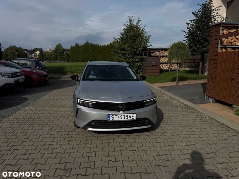 Opel Astra 2023 photo 2