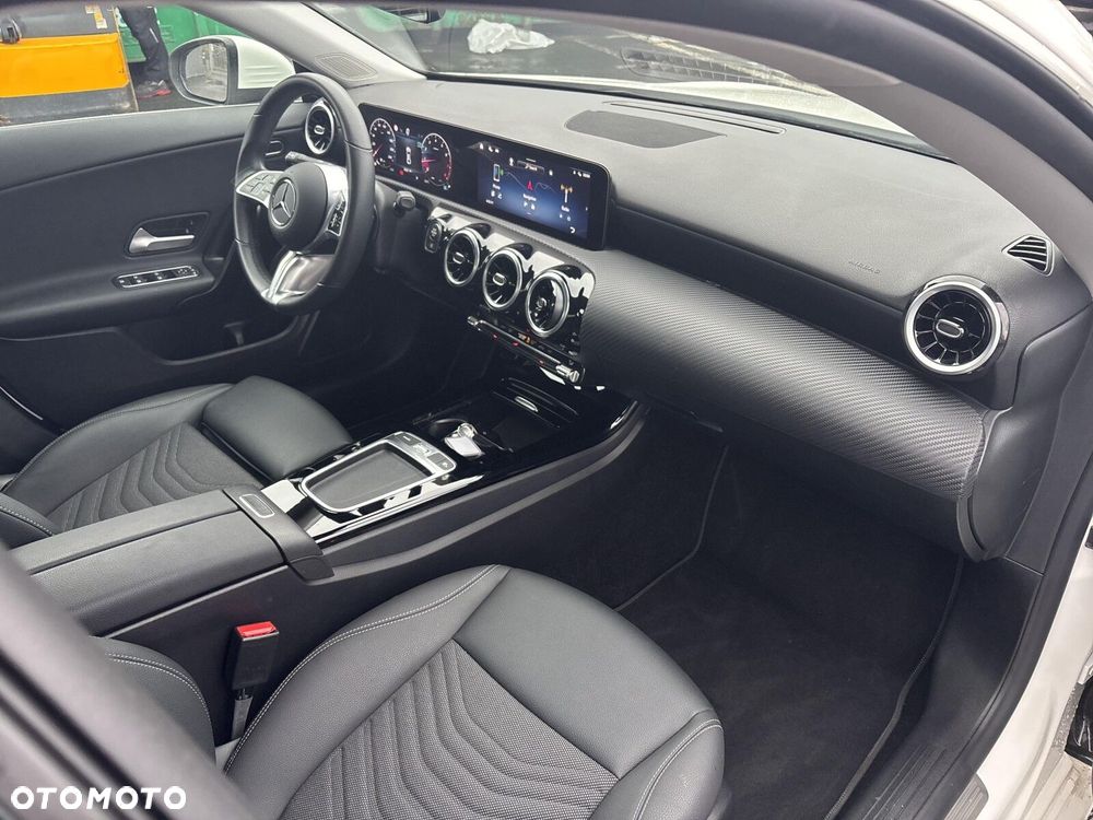 Mercedes-Benz CLA - 17