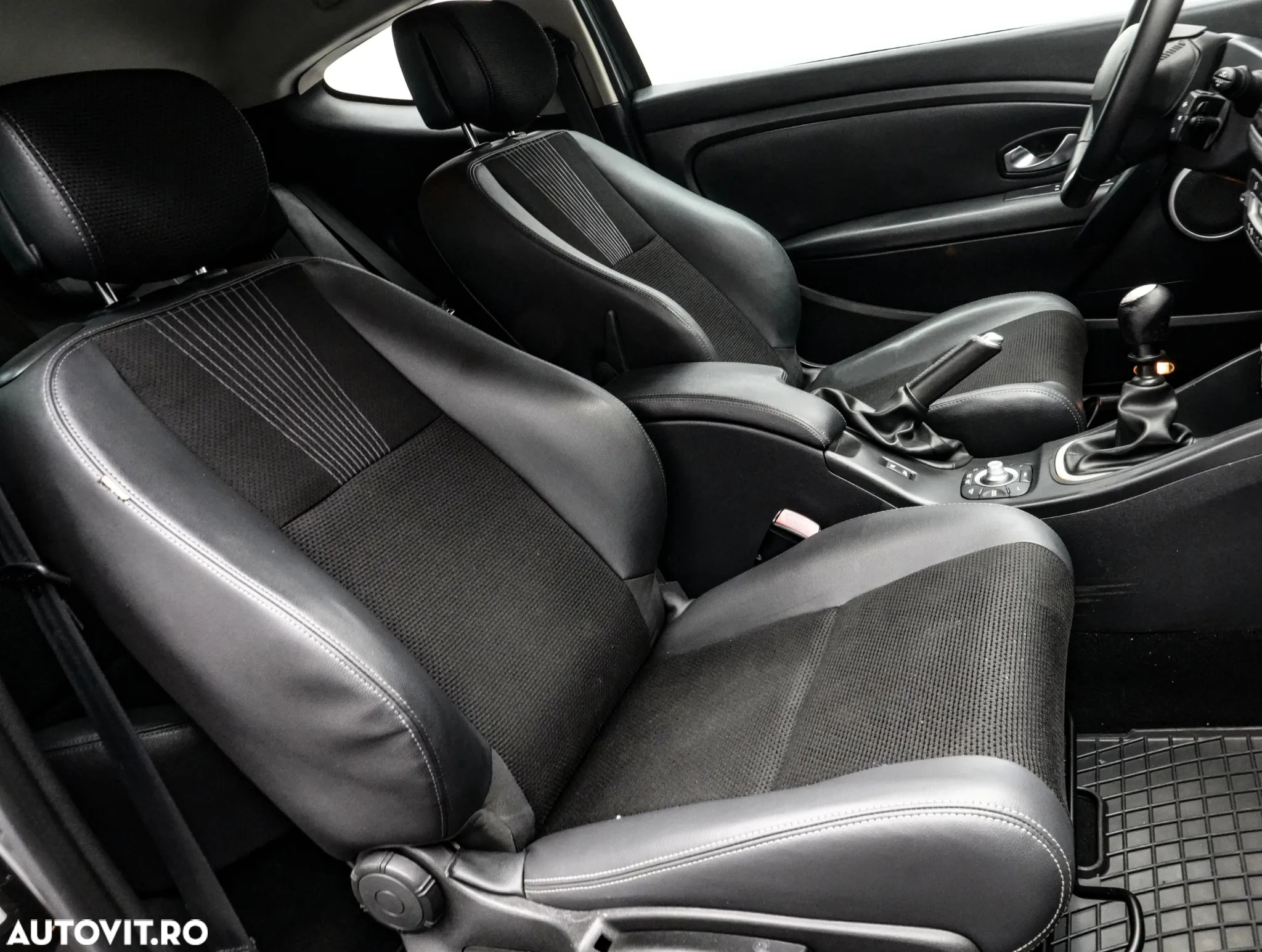 Renault Megane III Coupe 1.9 dCi GT Line - 11