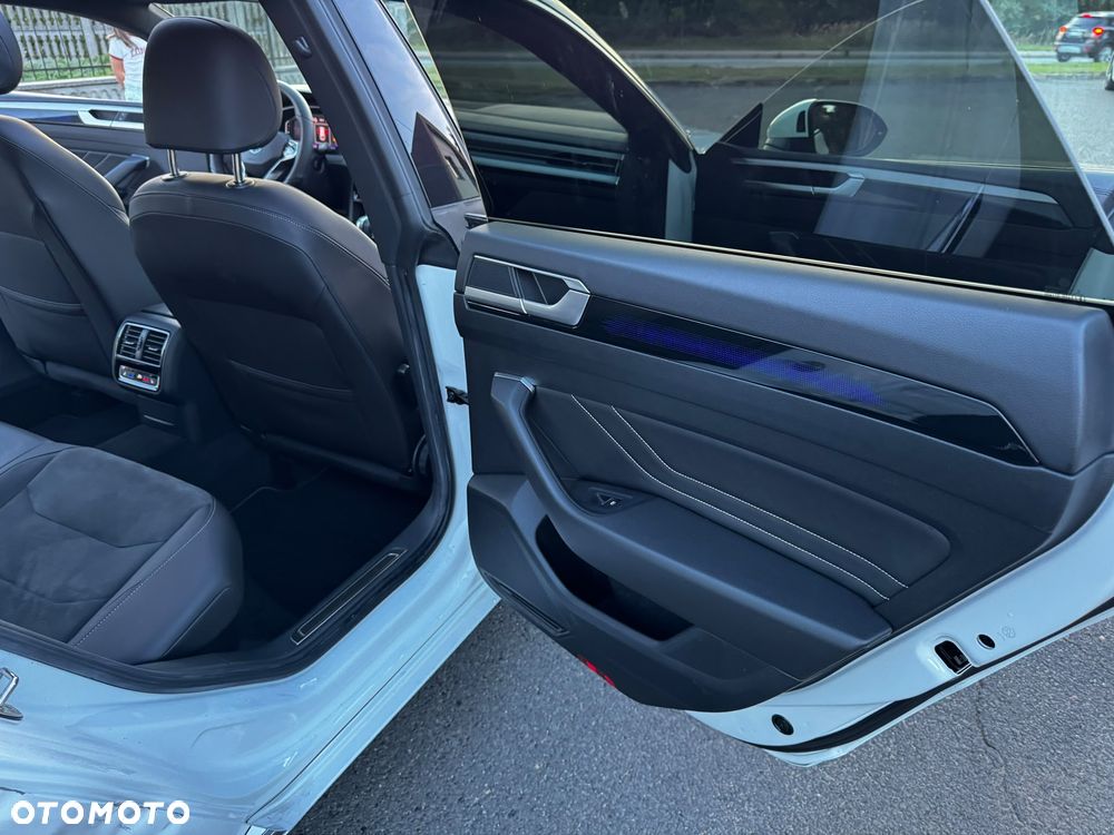 Volkswagen Arteon 2.0 TDI SCR 4Motion DSG R-Line - 12