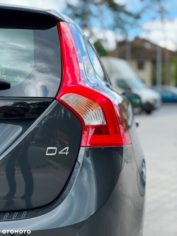 Volvo V60 D4 Drive-E Momentum - 39
