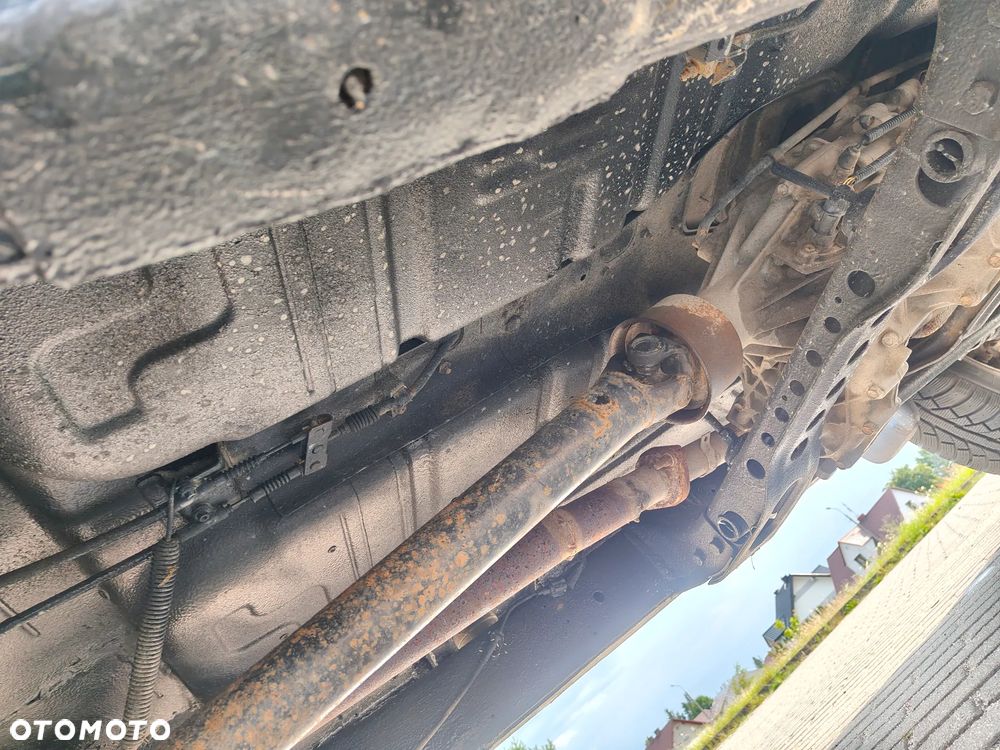 Nissan Terrano 2.7 TDi Comfort - 8