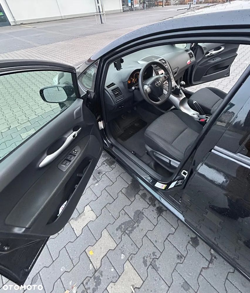Toyota Auris 1.4 D-4D 2010 - 9