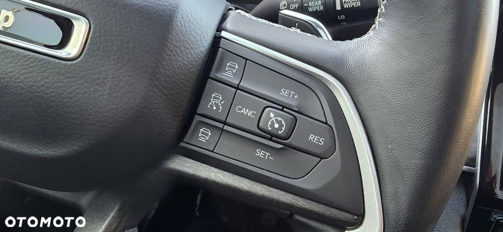 Jeep Grand Cherokee - 38