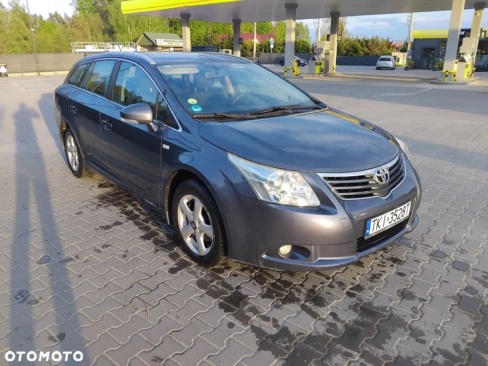 Toyota Avensis 1.8 Sol - 8