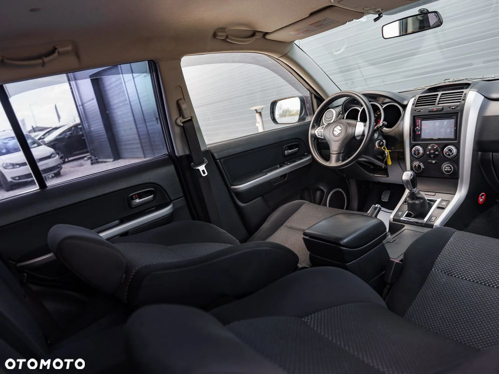 Suzuki Grand Vitara 2.0 Comfort + Family - 19