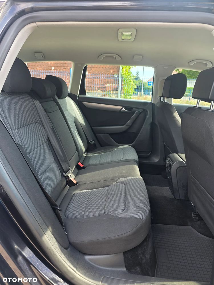 Volkswagen Passat 1.6 TDI Comfortline - 19