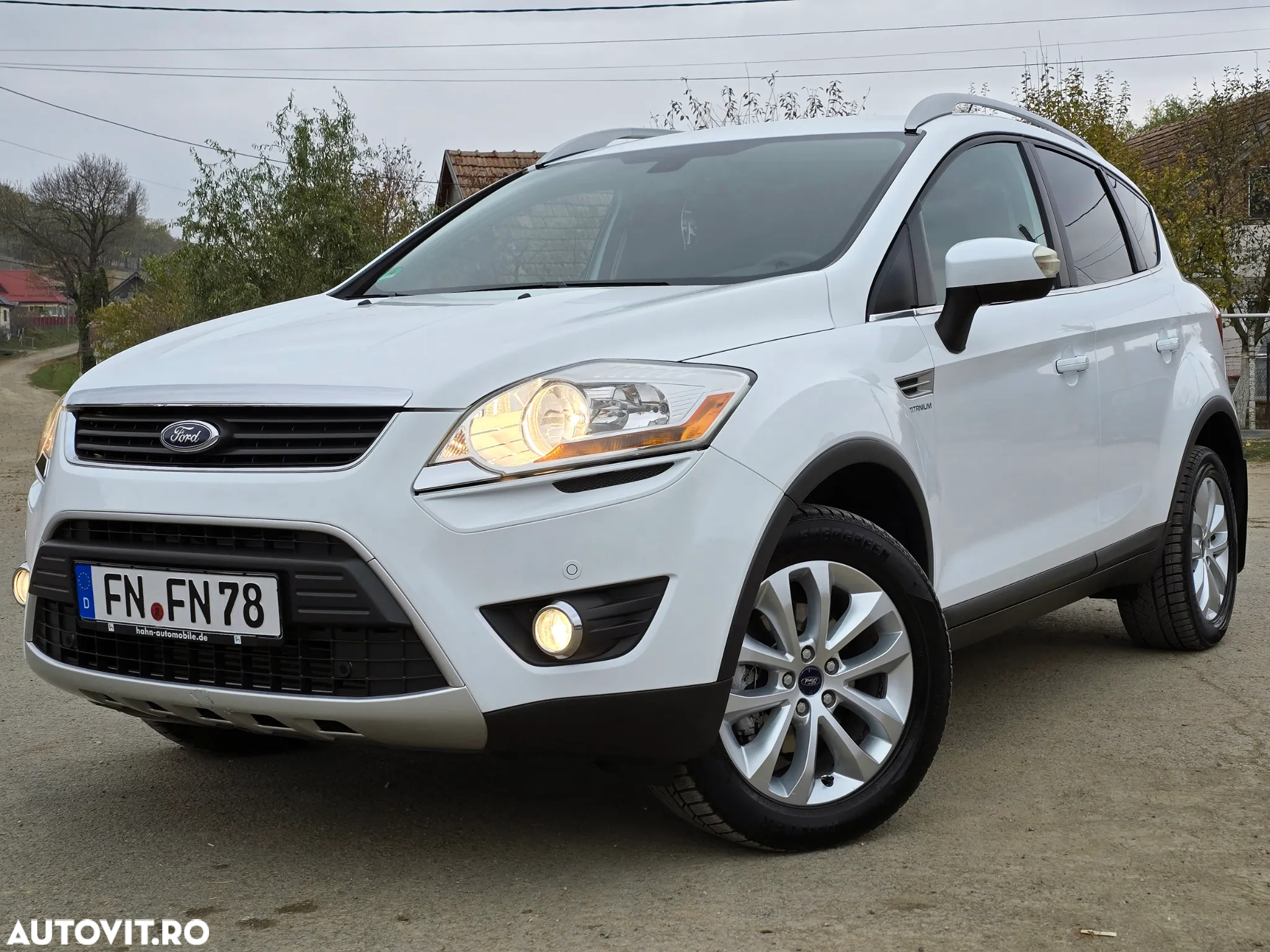 Ford Kuga 2.0 TDCi 2x4 Titanium - 3
