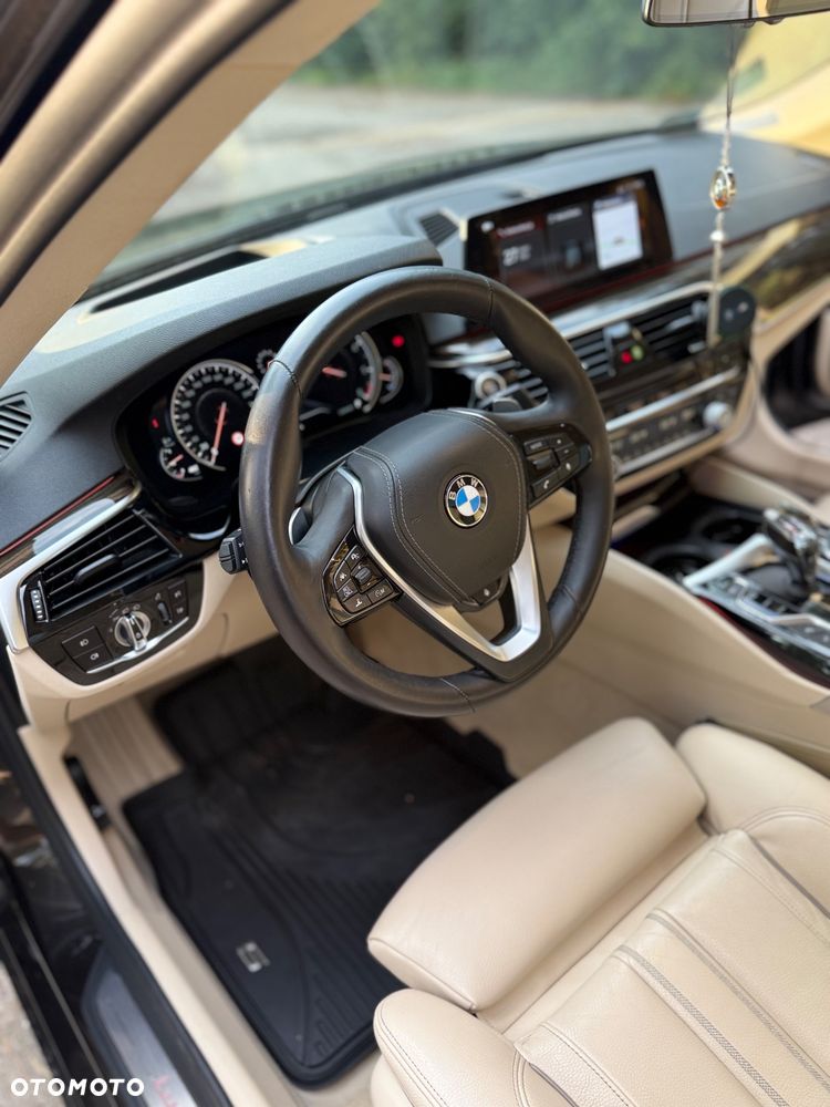 BMW Seria 5 520d xDrive Luxury Line - 11