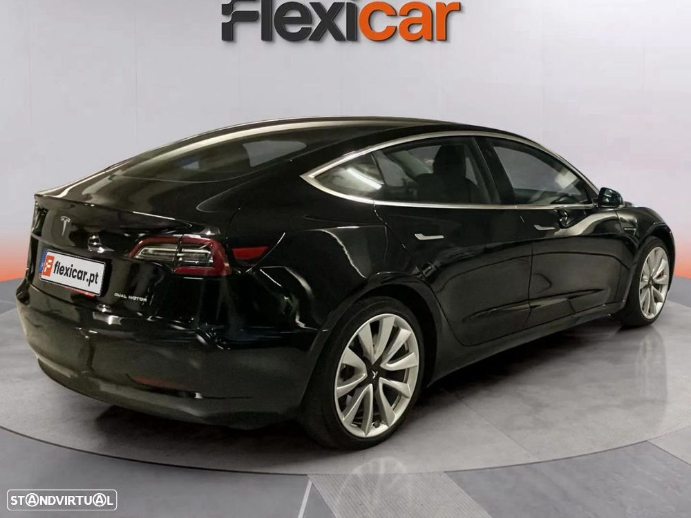 Tesla Model 3 - 8