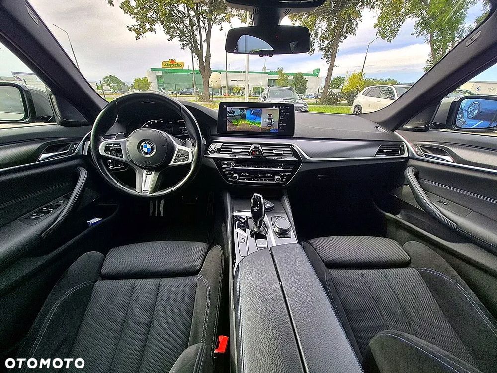 BMW Seria 5 520d xDrive - 14