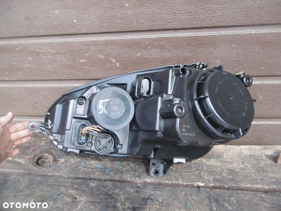 Lampa prawa VW GOLF V HELLA EUROPA - 2