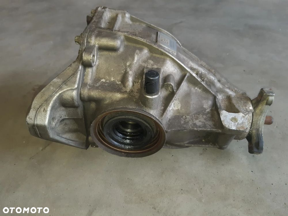 MOST DYFER DYFERENCJAŁ MERCEDES C KLASA W205 A2053509527 - 2
