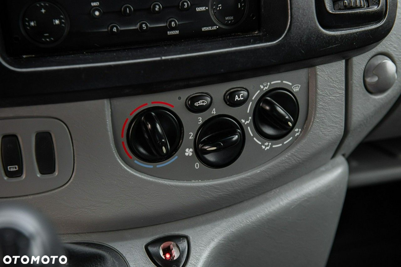 Renault Trafic - 17