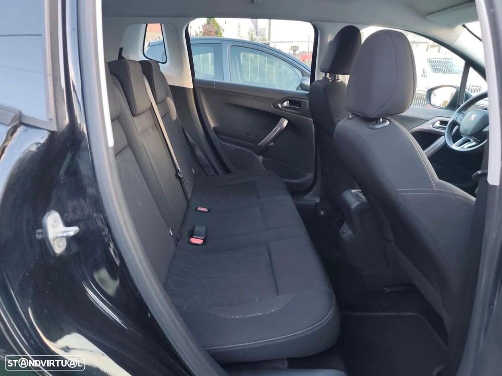 Peugeot 2008 1.2 PureTech Style - 14