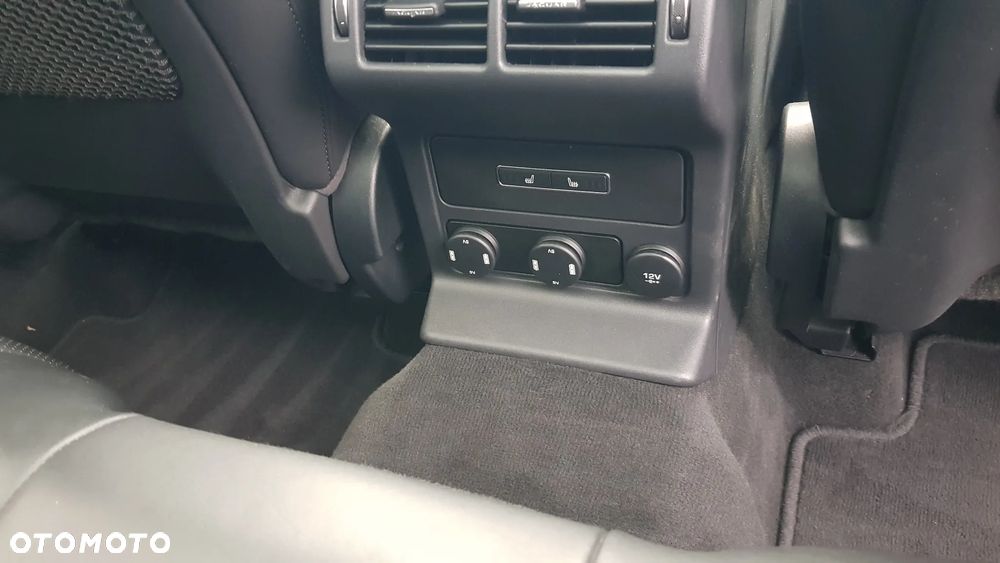 Jaguar F-Pace 20d AWD Prestige - 37