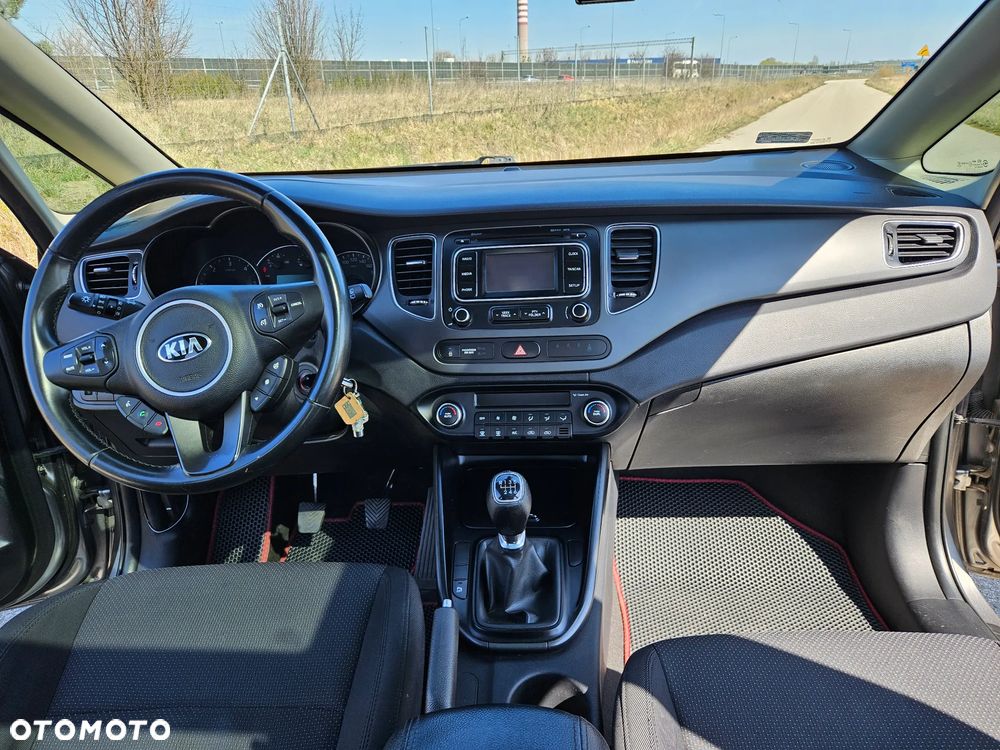 Kia Carens 1.7 CRDi M - 17