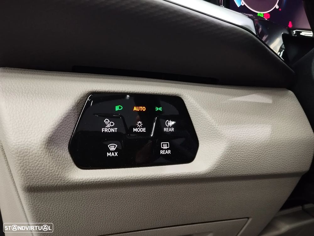 VW Multivan 2.0 TDI Life DSG - 31
