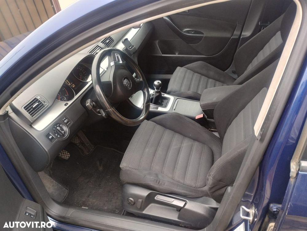 Volkswagen Passat 2.0 TDI DPF Highline - 3