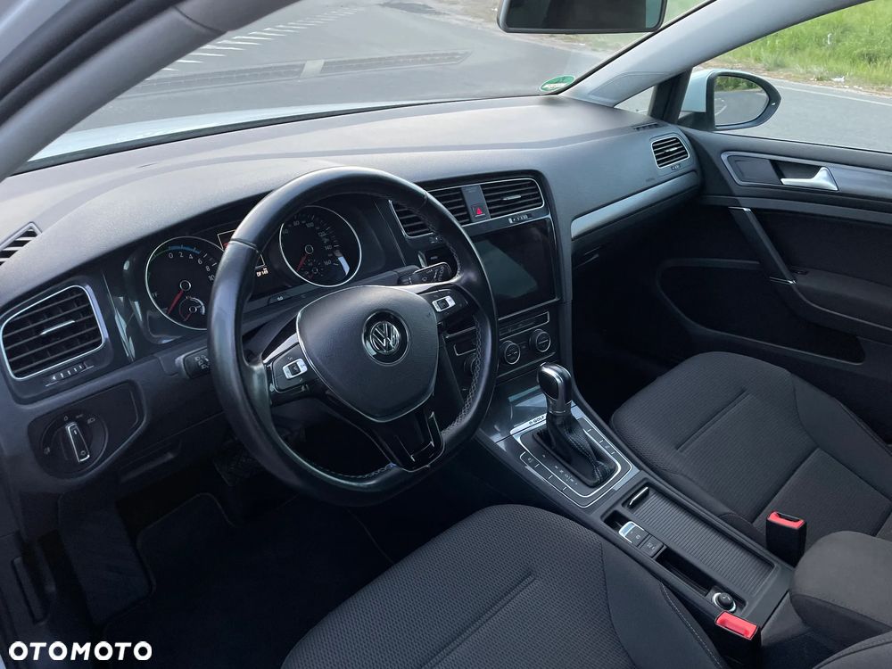 Volkswagen Golf e-Golf - 15