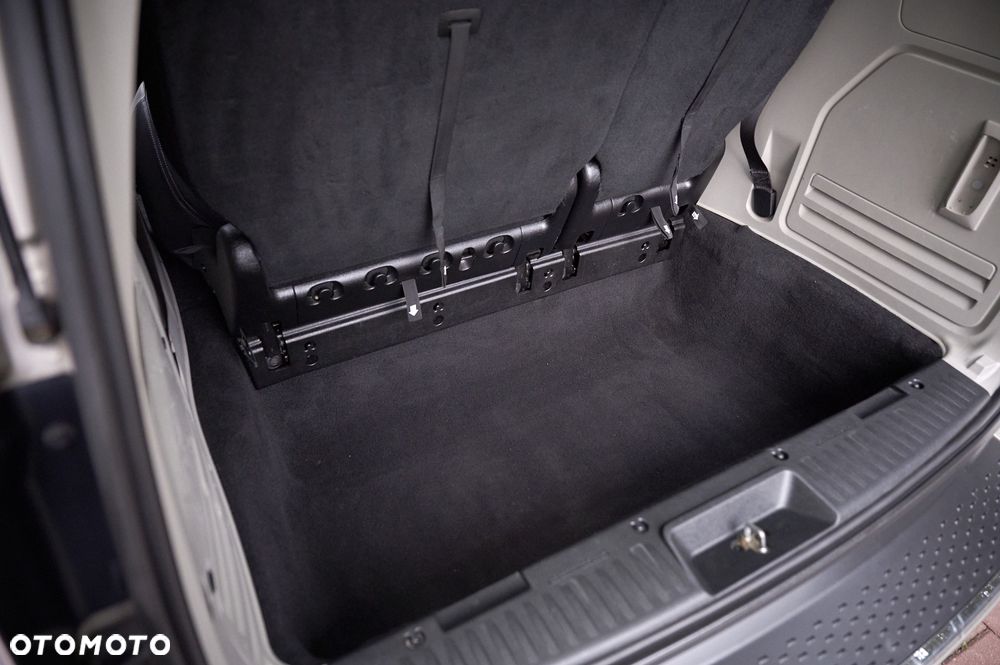 Chrysler Town & Country 3.6 Limited - 21