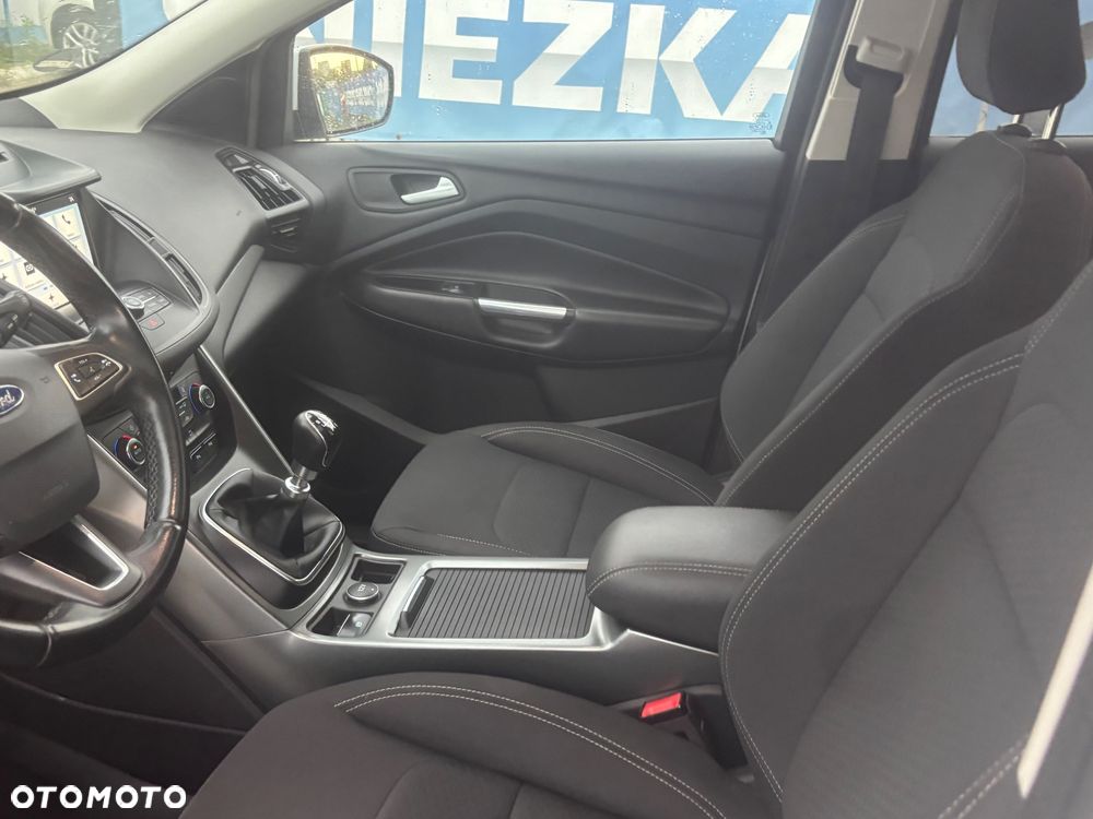 Ford Kuga 1.5 EcoBoost 2x4 Cool & Connect - 19