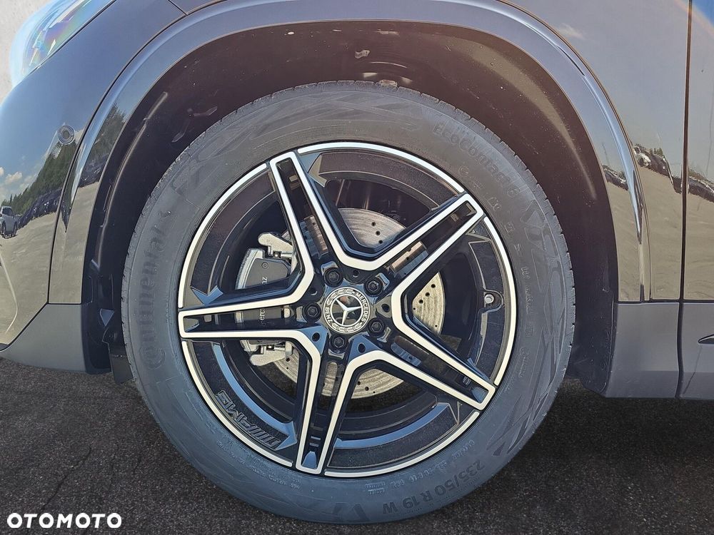 Mercedes-Benz GLA - 10