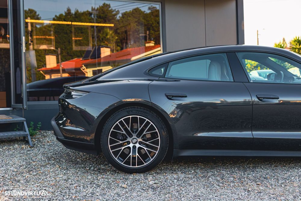 Porsche Taycan Bateria Performance Plus - 13