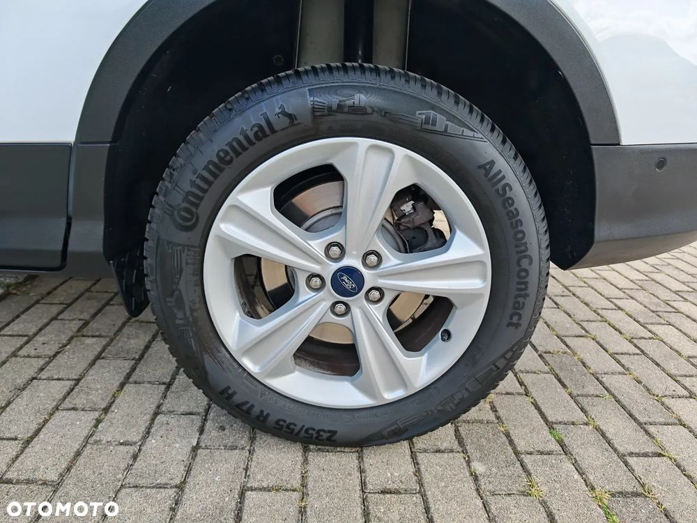 Ford Kuga 1.5 EcoBoost 2x4 Titanium - 37