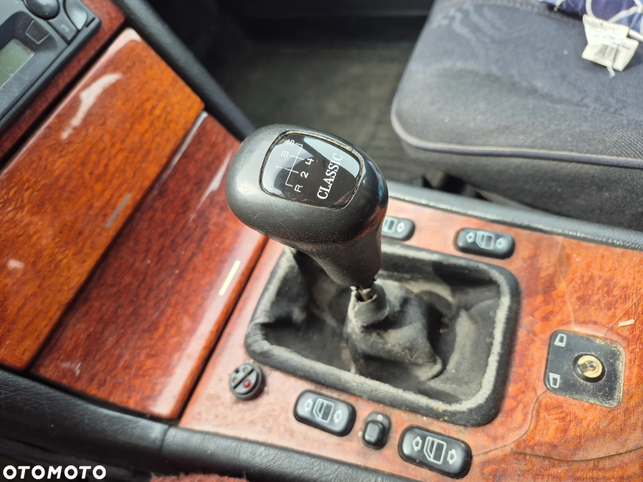 Mercedes-Benz Klasa E 220 D Classic - 22