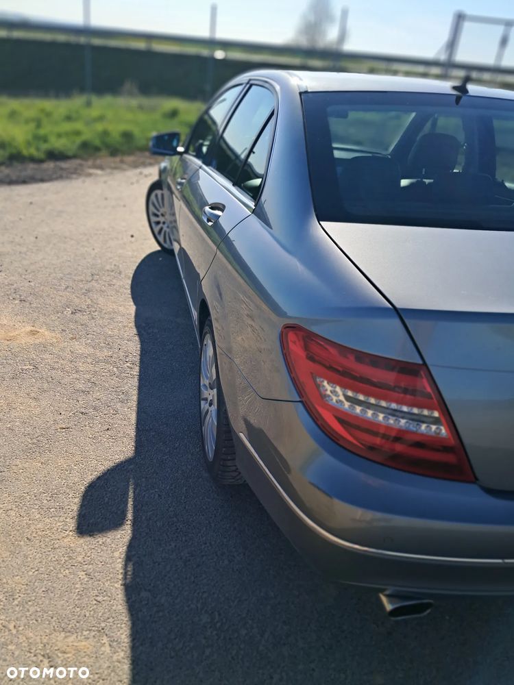 Mercedes-Benz Klasa C 180 CGI BlueEff Avantgarde - 6