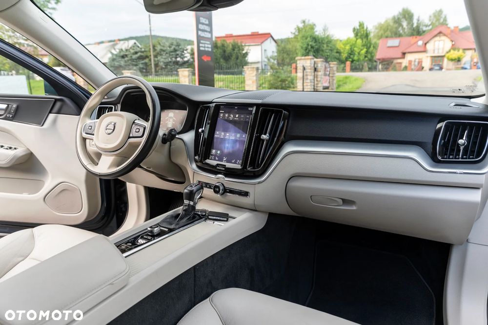 Volvo XC 60 D4 AWD Geartronic Momentum - 30
