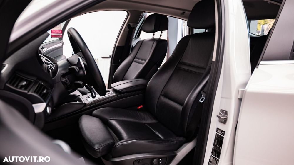 BMW X6 xDrive50i - 12