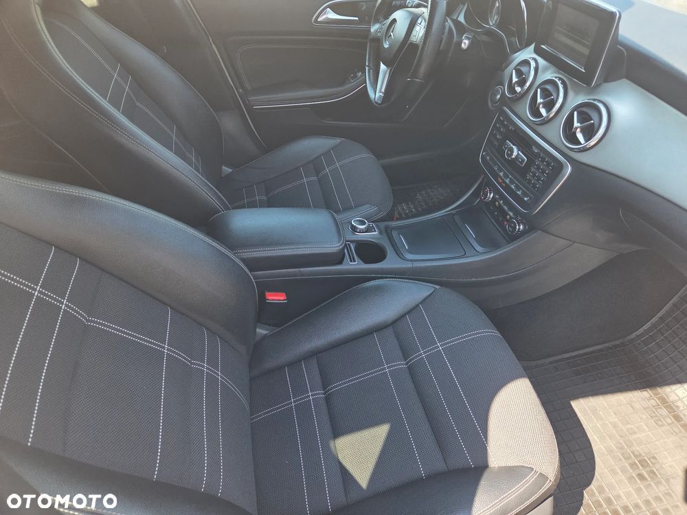 Mercedes-Benz GLA 250 4-Matic - 8
