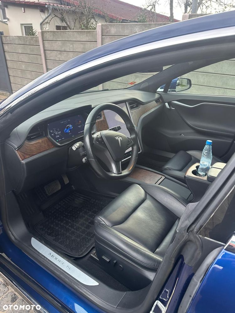 Tesla Model S - 13
