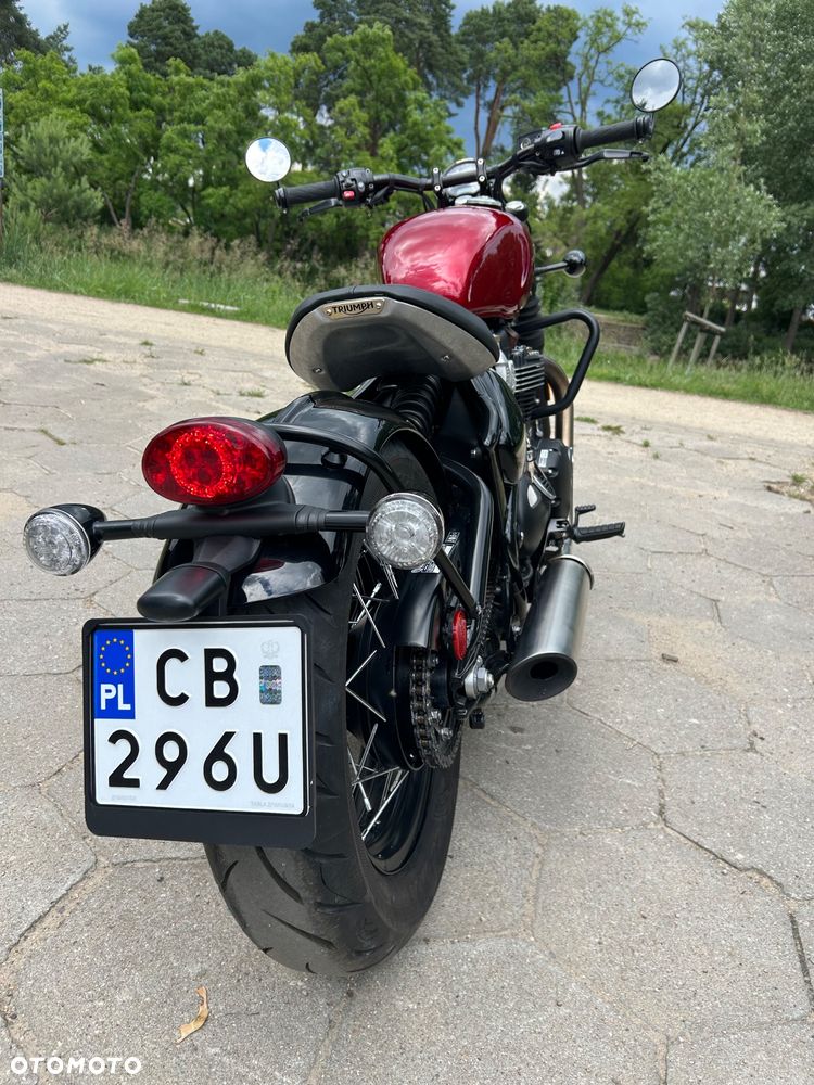 Triumph Bonneville Bobber - 8