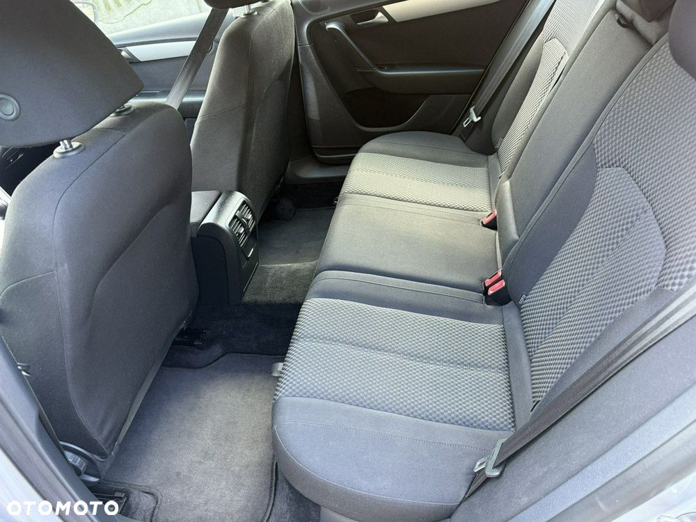 Volkswagen Passat Variant 1.6 TDI BlueMotion - 7