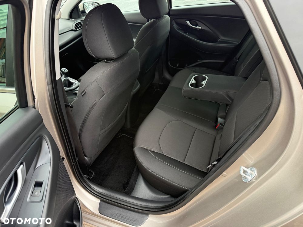 Hyundai i30 1.4 T-GDI Premiere Style - 11