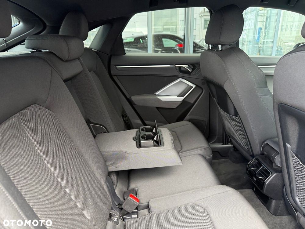 Audi Q3 Sportback - 13