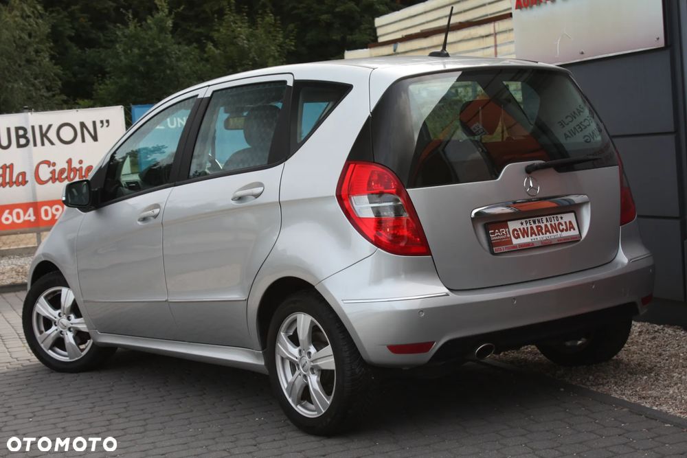 Mercedes-Benz Klasa A 180 BlueEFFICIENCY Elegance - 31
