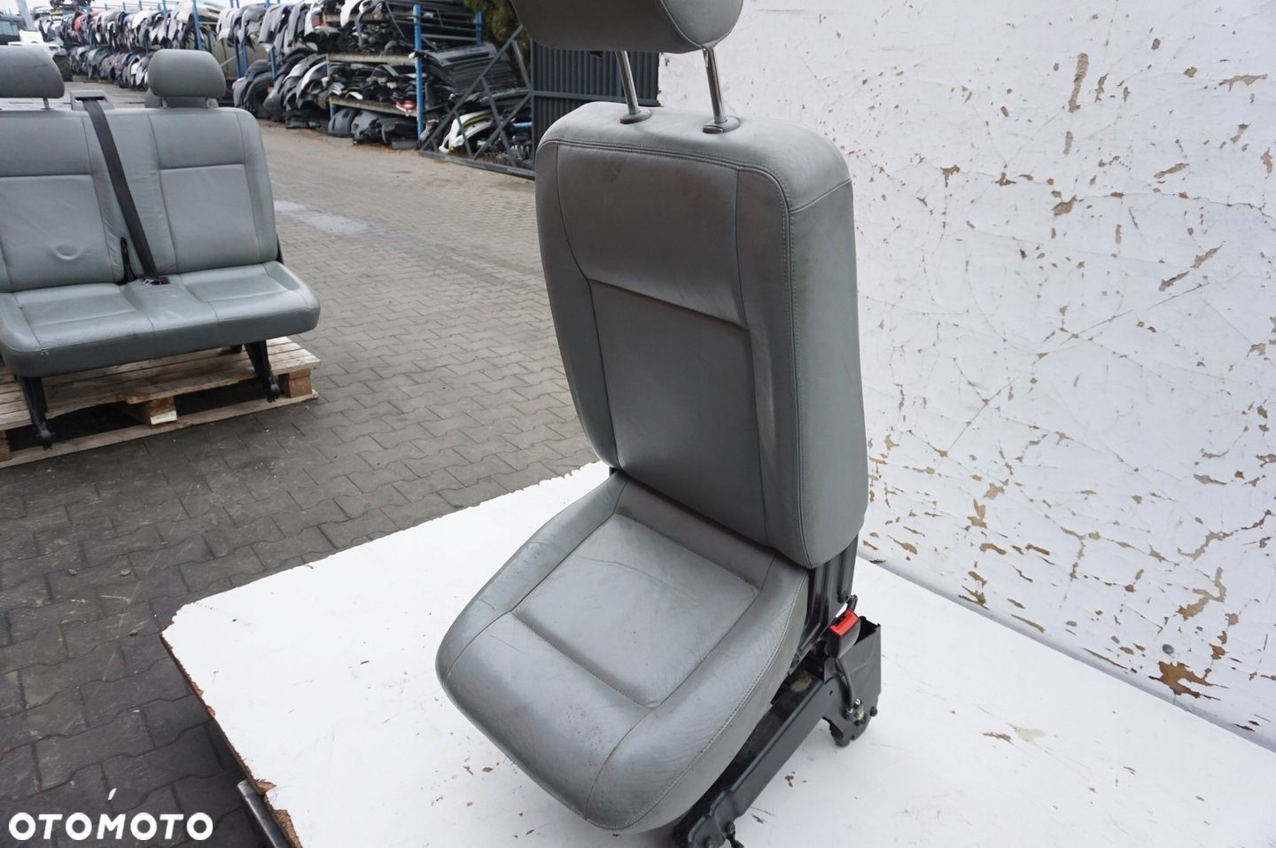 FOTEL 2 RZĄD TYŁ PRAWY VOLKSWAGEN TRANSPORTER T5 - 3