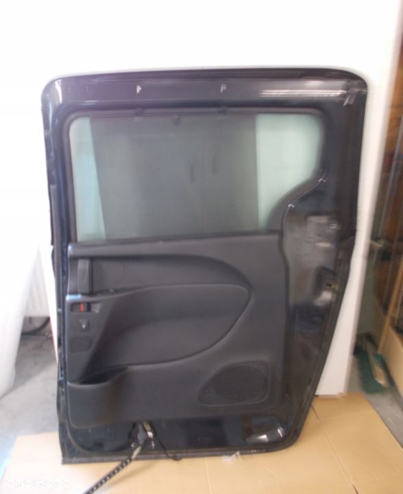 DRZWI PRZESUWNE PRAWE KPL.CHRYSLER PACIFICA 2016- - 2