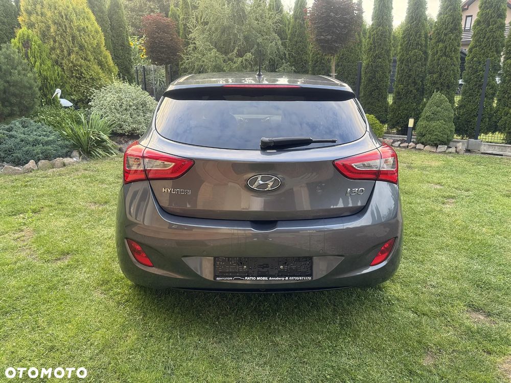 Hyundai i30 blue 1.4 Passion - 6