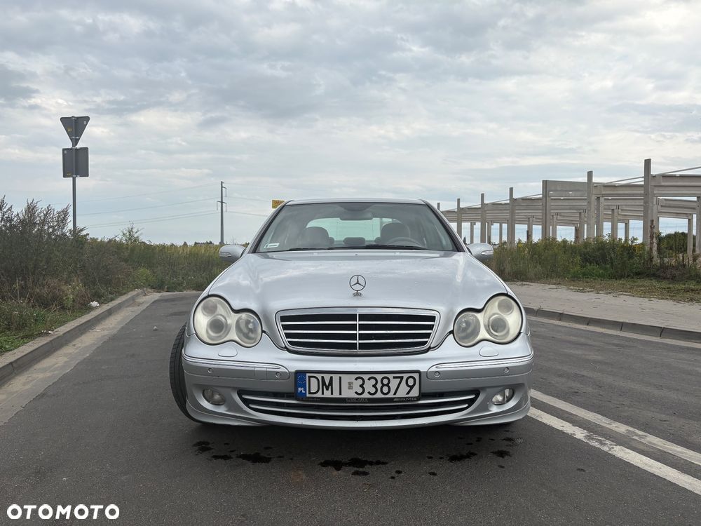Mercedes-Benz C-Class 2005 photo 2