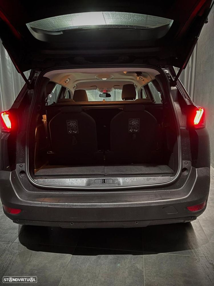 Peugeot 5008 - 9